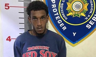 Hombre buscado por robo agravado se entrega a la Polic&iacute;a en La Vega
