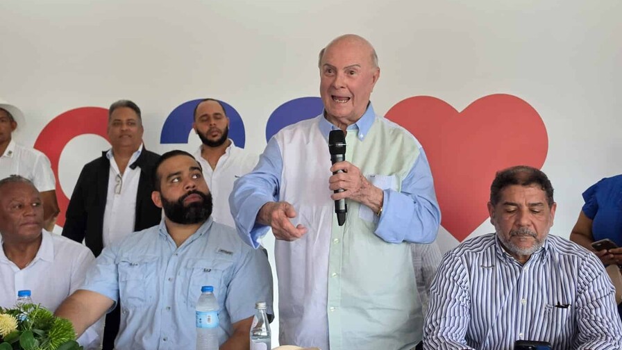 Tres presidenciables del PRM activan sus estructuras políticas en Santiago