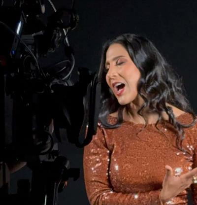 Nathalie Pe&ntilde;a-Comas lidera el chart de Pop RD de Monitor Latino con Sombras nada m&aacute;s