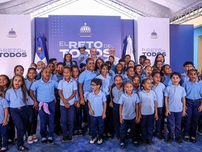 Gobierno entrega escuela y techado en San José de Ocoa