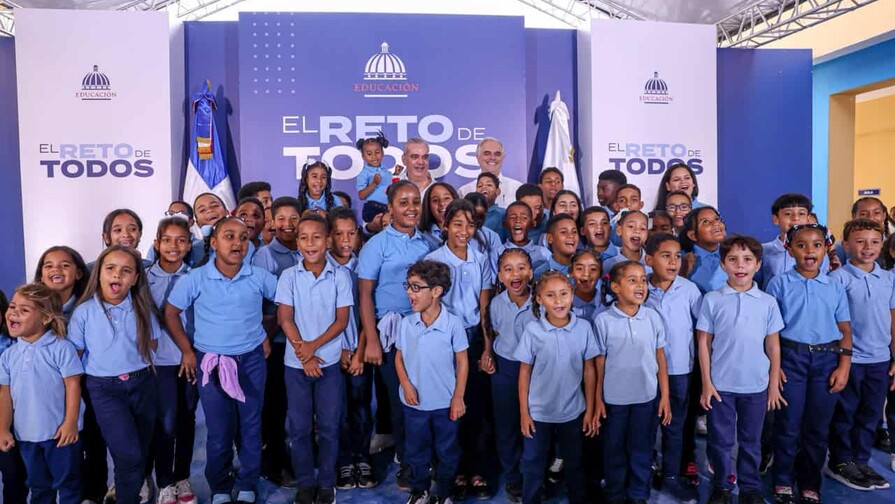 Gobierno entrega escuela y techado en San José de Ocoa que beneficiarán a 660 estudiantes Gobierno entrega escuela y techado en San José de Ocoa que beneficiarán a 660 estudiantes