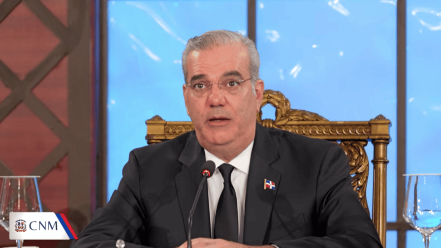 Luis Abinader dice que una persona con 10 fichas es muy difícil que se reincorpore a la sociedad Luis Abinader dice que una persona con 10 fichas es muy difícil que se reincorpore a la sociedad