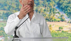Abinader reta a comparar 20 años de gobiernos opositores con los seis de su gestión