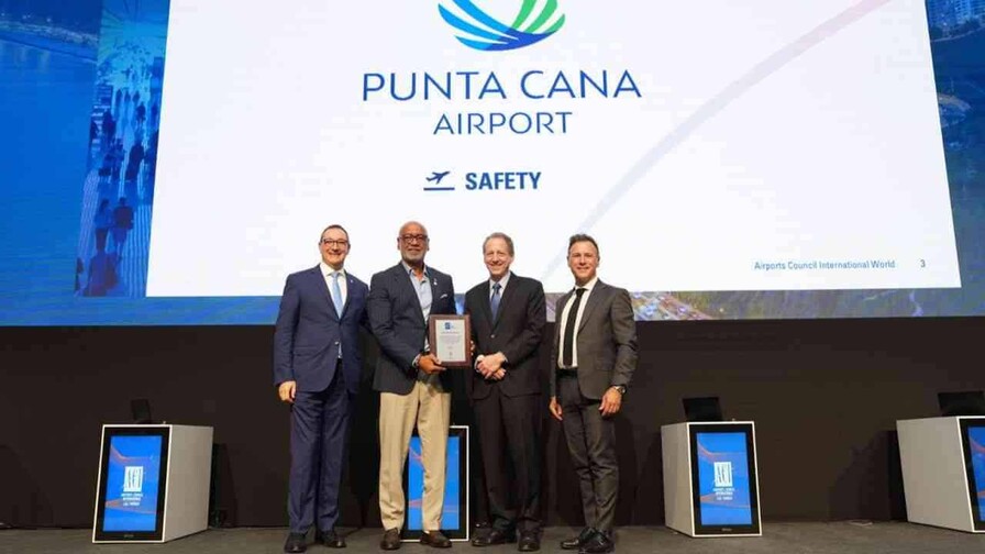 El Aeropuerto de Punta Cana recibe reconocimiento por aportes a la seguridad en esa industria El Aeropuerto de Punta Cana recibe reconocimiento por aportes a la seguridad en esa industria
