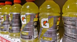Retiran 122,000 cajas de bebidas energ&eacute;ticas en Estados Unidos por mal etiquetado