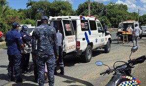Ocho personas resultan heridas en accidente entre autob&uacute;s de pasajeros y un cami&oacute;n en Hato Mayor