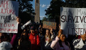 Estudiantes de Cornell se movilizan por Jane Doe tras denuncia de violación