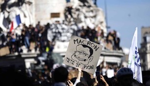 Decenas de miles de personas salen a las calles en las protestas estudiantiles en Francia