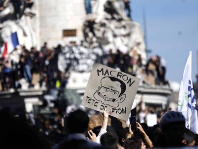 Decenas de miles de personas salen a las calles en protestas Francia