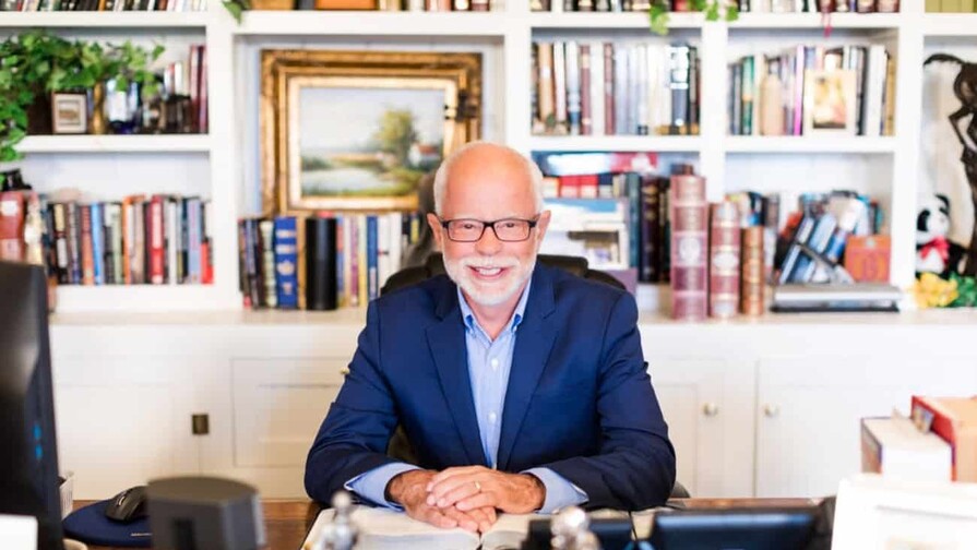 El telepredicador Jim Bakker fallece tras una carrera marcada por escándalos