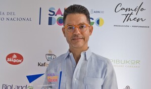 Camilo Then recibe reconocimiento por su trayectoria en la producci&oacute;n de eventos