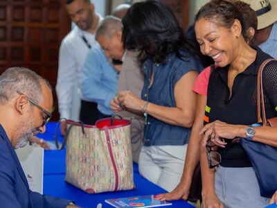 Víctor Féliz presenta libro sobre los desafíos de la municipalidad