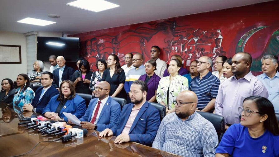 Médicos paralizarán labores el martes 13 en reclamo de incentivos, plazas y mejoras hospitalarias Médicos paralizarán labores el martes 13 en reclamo de incentivos, plazas y mejoras hospitalarias