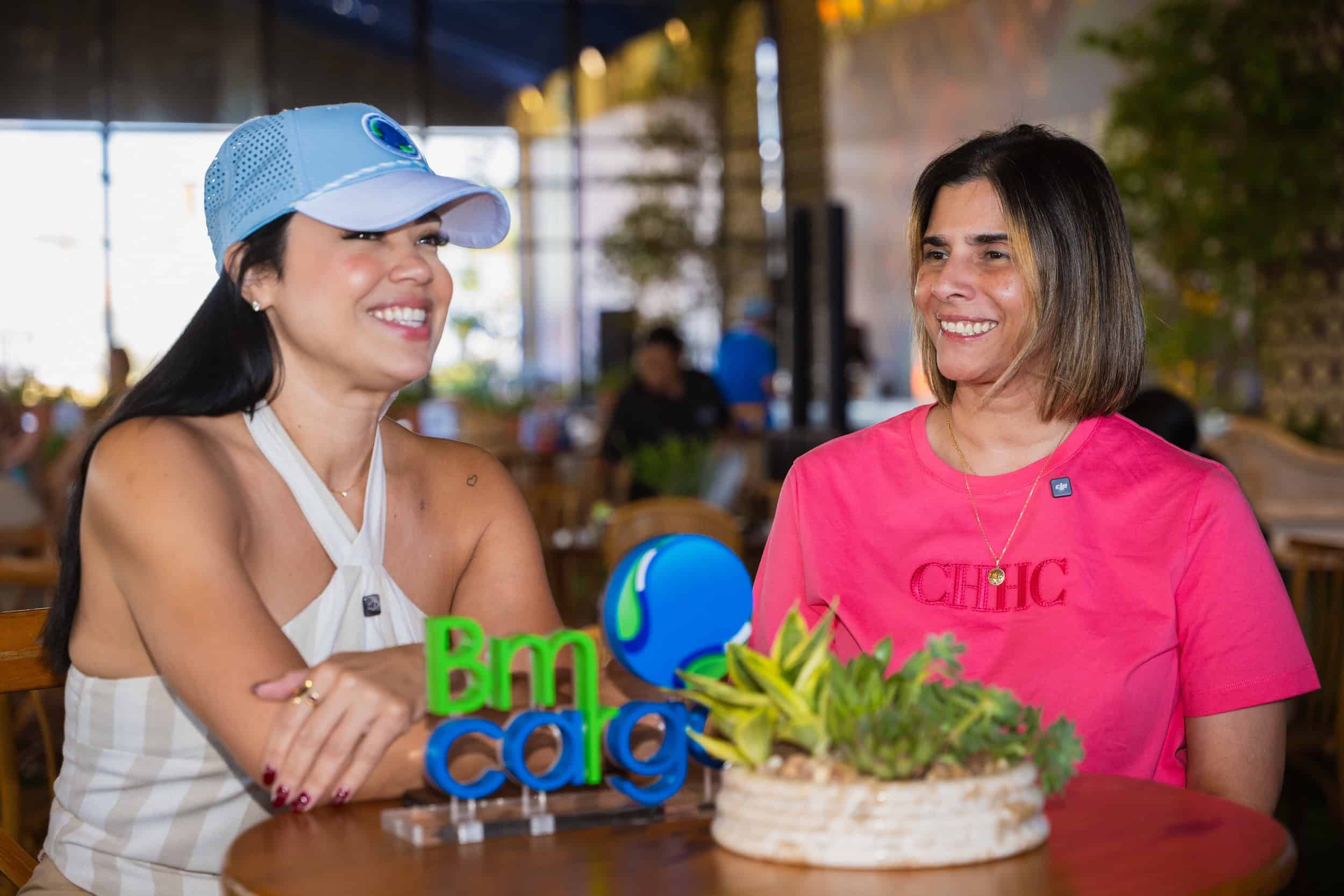María Angélica Ureña y Ingrid Báez.