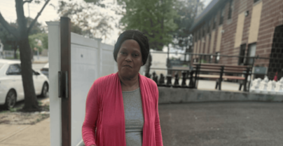 Tras 26 a&ntilde;os en Estados Unidos, dominicana regresa a Rep&uacute;blica Dominicana para reencontrarse con su familia