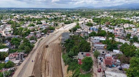 La Circunvalaci&oacute;n de Los Alcarrizos avanza por tramos y acumula retrasos