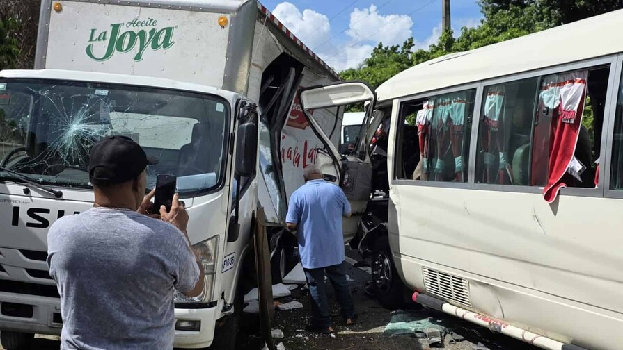 Muere chofer de autobús involucrado en accidente que dejó ocho heridos en Hato Mayor Muere chofer de autobús involucrado en accidente que dejó ocho heridos en Hato Mayor