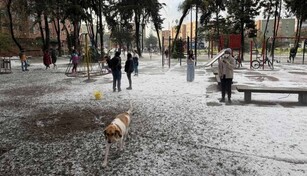 Una granizada viste de blanco la capital colombiana y retrasa vuelos por baja visibilidad