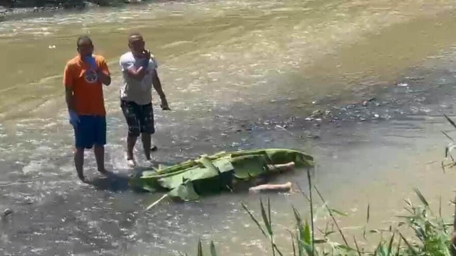 Cuerpo de adolescente recuperado del río Yaque del Norte presenta heridas cortopunzantes Cuerpo de adolescente recuperado del río Yaque del Norte presenta heridas cortopunzantes
