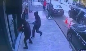 Dos delincuentes tratan de asaltar una joyer&iacute;a en Villa Juana y le entran a tiros desde el negocio