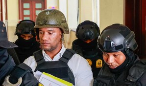 Juez env&iacute;a a juicio de fondo y var&iacute;a coerci&oacute;n a exfiscal acusado de recibir soborno en caso Senasa