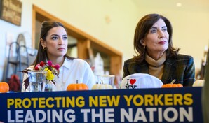 Gobernadora de Nueva York y congresista hacen campa&ntilde;a por el control de centros de datos