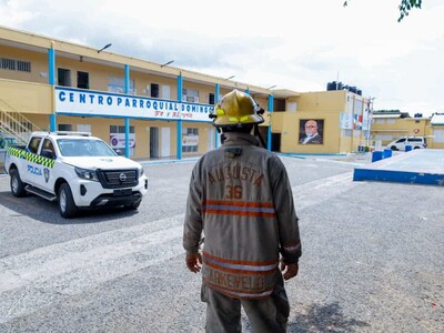Más de 15 niños intoxicados en escuela por quema de medicamentos