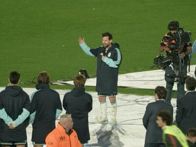 Messi se despide de Argentina con gol, doble asistencia y lágrimas