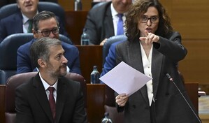 La presidenta madrile&ntilde;a repasa su vida, sin eludir los peores momentos, en &Iacute;ntimo