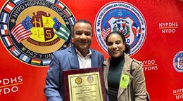 Vidal Cede&ntilde;o recibe reconocimiento de la sociedad hispana del Departamento de Polic&iacute;a de Nueva York