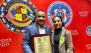 Vidal Cedeño recibe reconocimiento de la sociedad hispana del Departamento de Policía de Nueva York