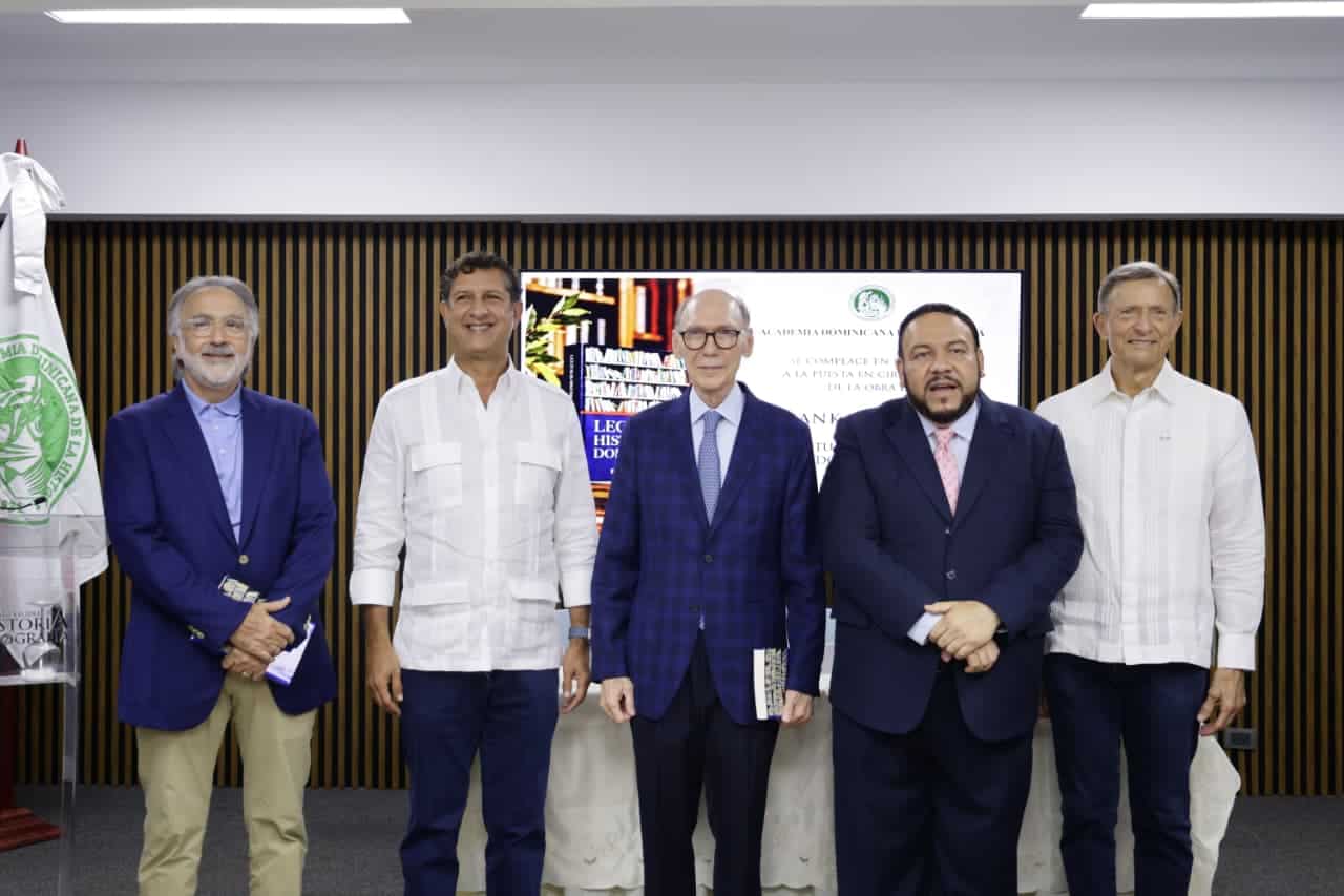 Andrés Dahuajre, Manuel Estrella, Frank Moya Pons, Miguel Reyes Sánchez y Roberto Álvarez