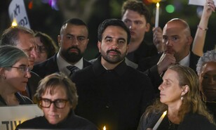 Mamdani, en silencio en vigilia por 7 de octubre ante cr&iacute;ticas israel&iacute;es y propalestinas