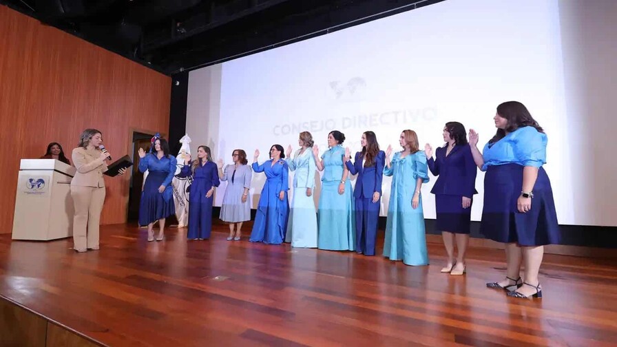 Asociaci&oacute;n de Mujeres Empresarias juramenta nueva directiva y destaca participaci&oacute;n femenina