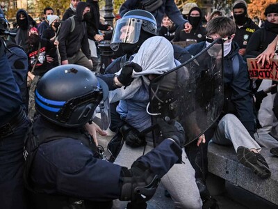 Comienzan primeras cargas policiales marchas estudiantes Francia