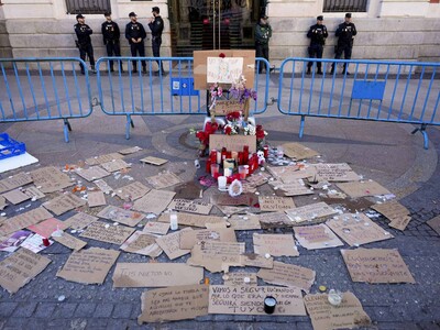 "Gracias por todo": cientos de personas despiden a Maricarmen
