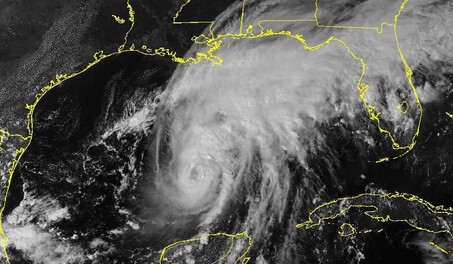M&aacute;s de 16,000 electricistas de Florida se preparan para el hurac&aacute;n Isa&iacute;as en EE. UU.