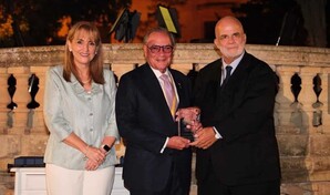 Frank Rainieri recibe el WTTC Icon Award por su contribuci&oacute;n al desarrollo de Punta Cana