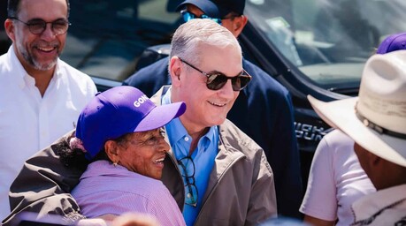 Gonzalo Castillo recorre 11 comunidades en Monte Plata y aboga por m&aacute;s oportunidades para residentes