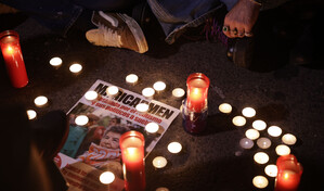 Indignaci&oacute;n por la muerte de Maricarmen en la madrugada m&aacute;s triste de acampada en Madrid