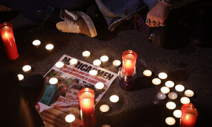 Indignaci&oacute;n por la muerte de Maricarmen en la madrugada m&aacute;s triste de acampada en Madrid