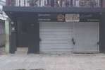 Momento en que seguridad resulta herido al responder ataque en intento de asalto a joyer&iacute;a