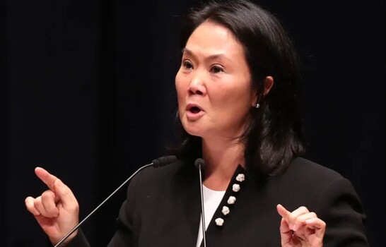 Keiko Fujimori proh&iacute;be el maquillaje, el tinte e impone pelo corto para llevar orden a escuelas