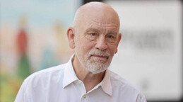 John Malkovich destaca la belleza y el misticismo de Isla de Pascua en su nueva pel&iacute;cula