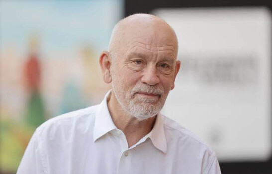 John Malkovich destaca la belleza y el misticismo de Isla de Pascua en su nueva pel&iacute;cula