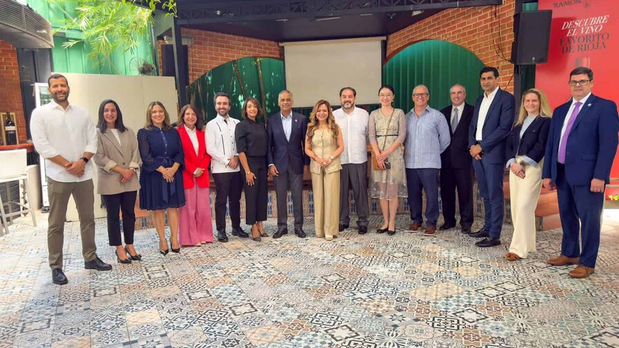 Suscriben acuerdo para fortalecer el diálogo sobre energías renovables en RD y otros países Suscriben acuerdo para fortalecer el diálogo sobre energías renovables en RD y otros países