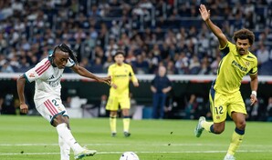 El Bar&ccedil;a suma y sigue, el Real Madrid gana con sufrimiento al Villarreal