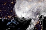 El hurac&aacute;n Isa&iacute;as, de categor&iacute;a 2, toca tierra en Florida