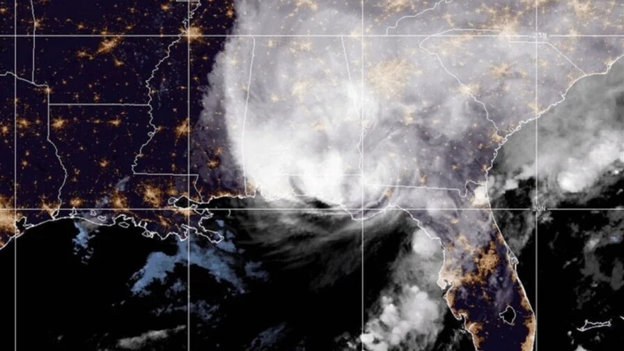 El hurac&aacute;n Isa&iacute;as, de categor&iacute;a 2, toca tierra en Florida