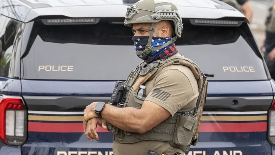 Juez federal proh&iacute;be a ICE deportar al dominicano herido durante detenci&oacute;n en Nueva York